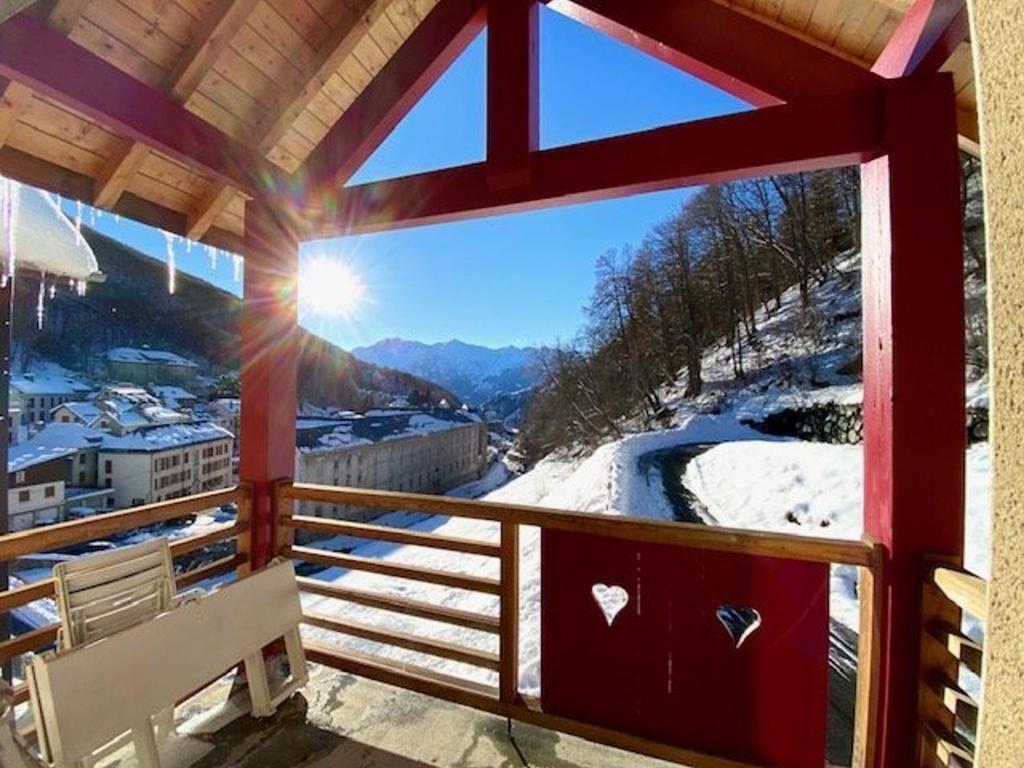 a balcony with a view of the snow covered mountains at Appartement Barèges, 2 pièces, 4 personnes - FR-1-403-97 in Barèges