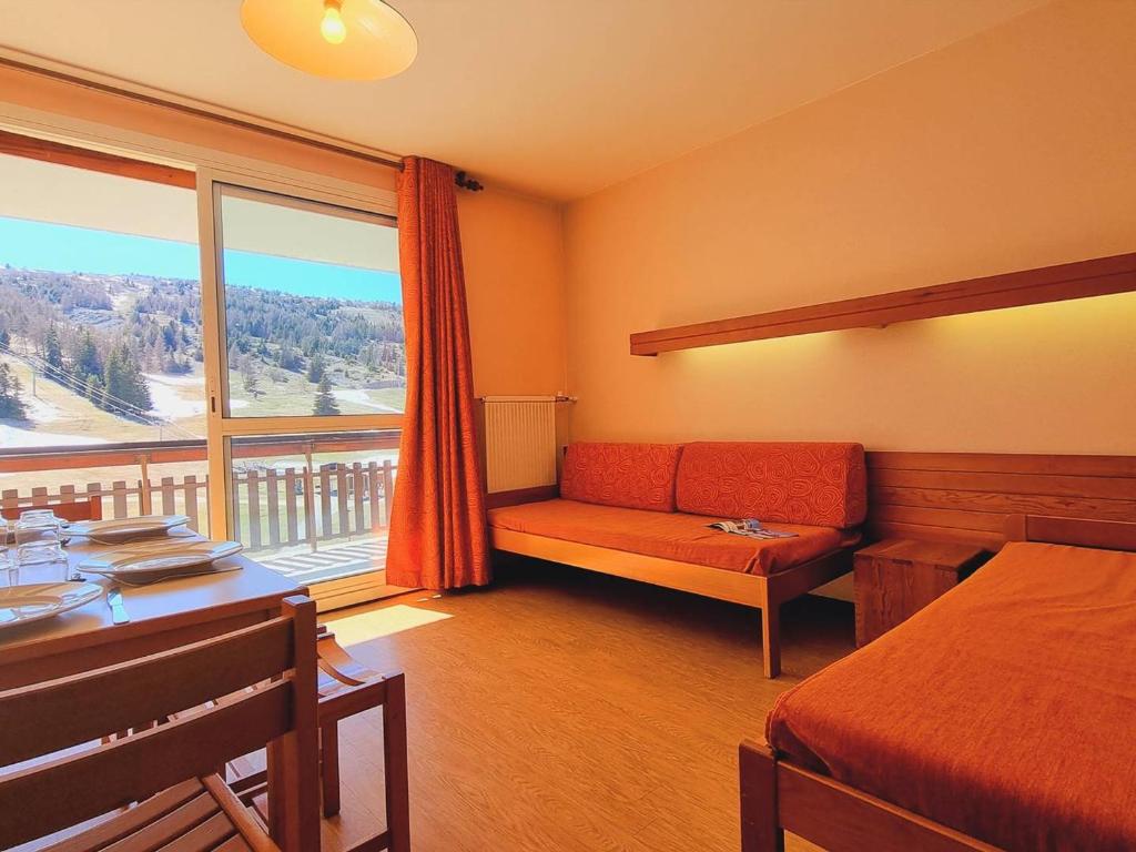 Studio cosy à SuperDévoluy - 4 pers, 2 couchages, Wifi gratuit, proche pistes et commerces - FR-1-525-185 - Housity