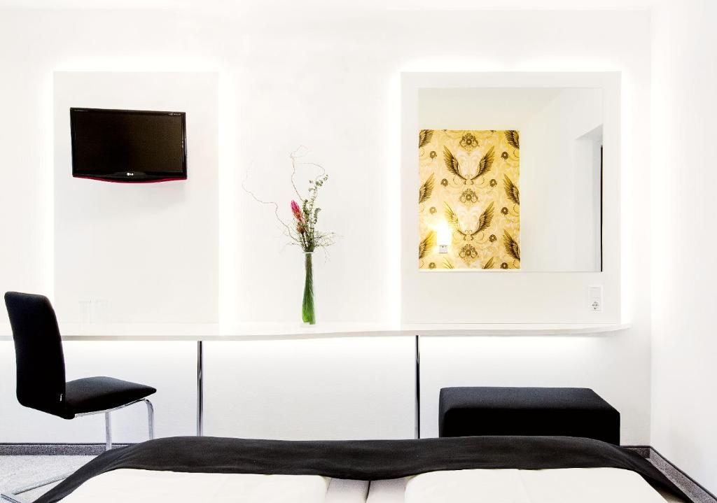 Hotel Hellers Twenty Four II -24h-Check-In- - Deluxe Double Room