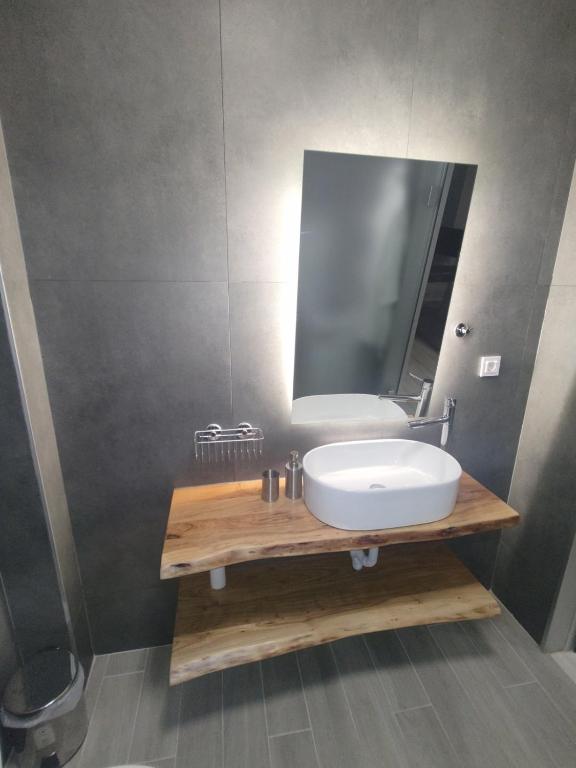 DIFFERENT APARTMENTS - Resim 25