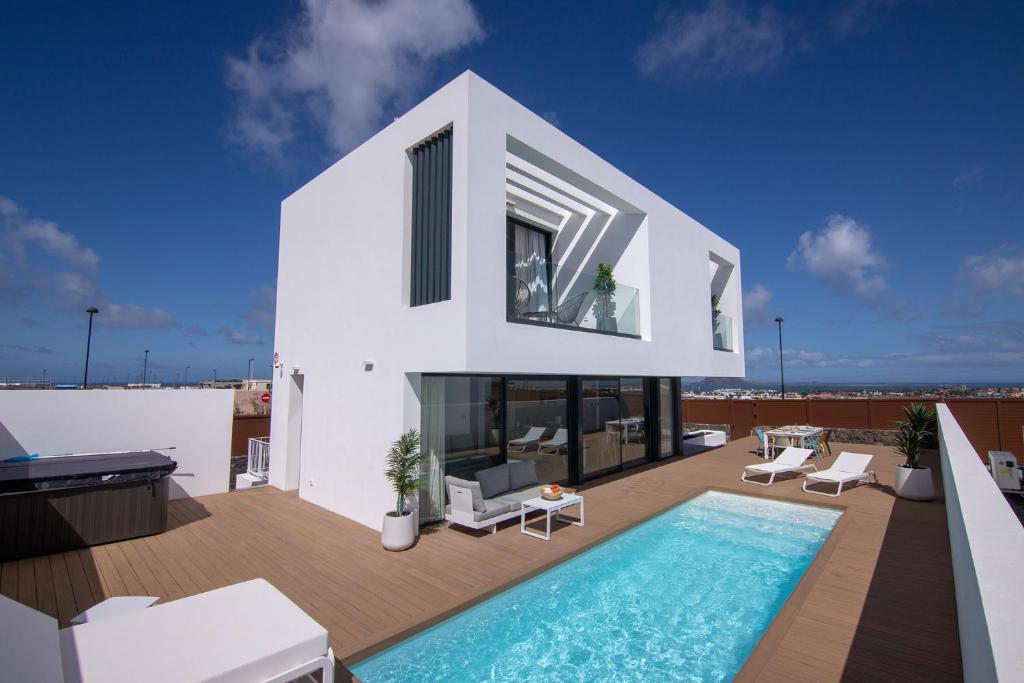 Bazén v ubytování Villa Yolo Norte Private Pool Corralejo By Holidays Home nebo v jeho okolí