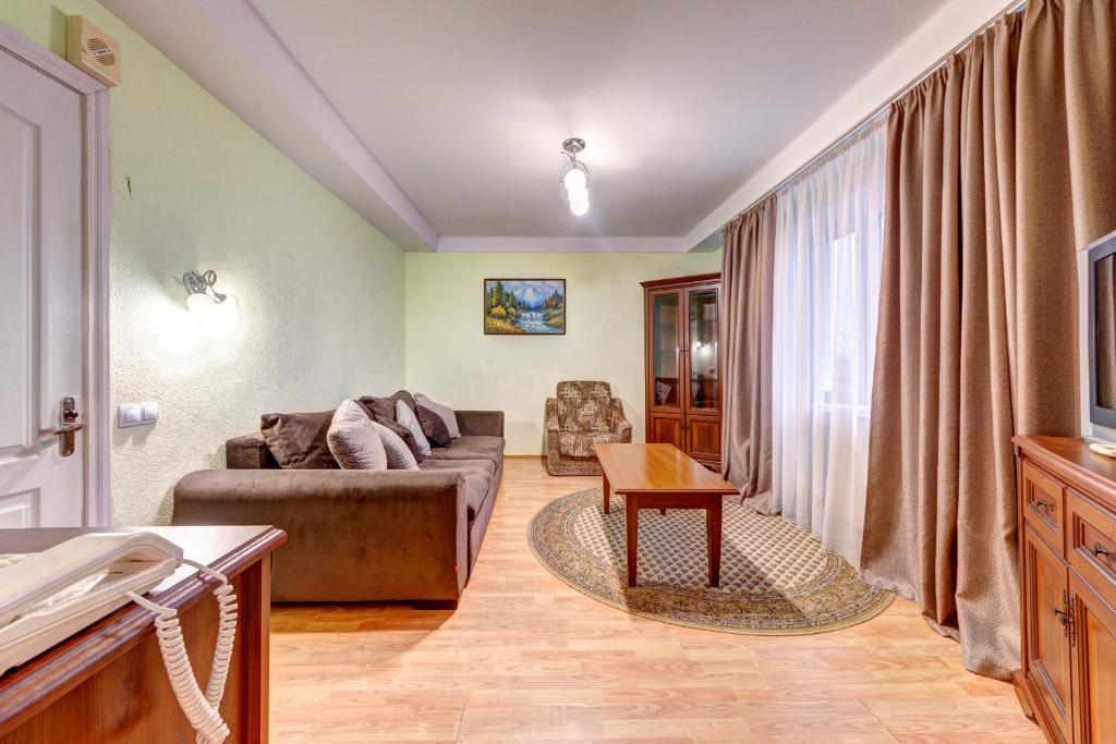 Area soggiorno di Holosiyvsky Hotel