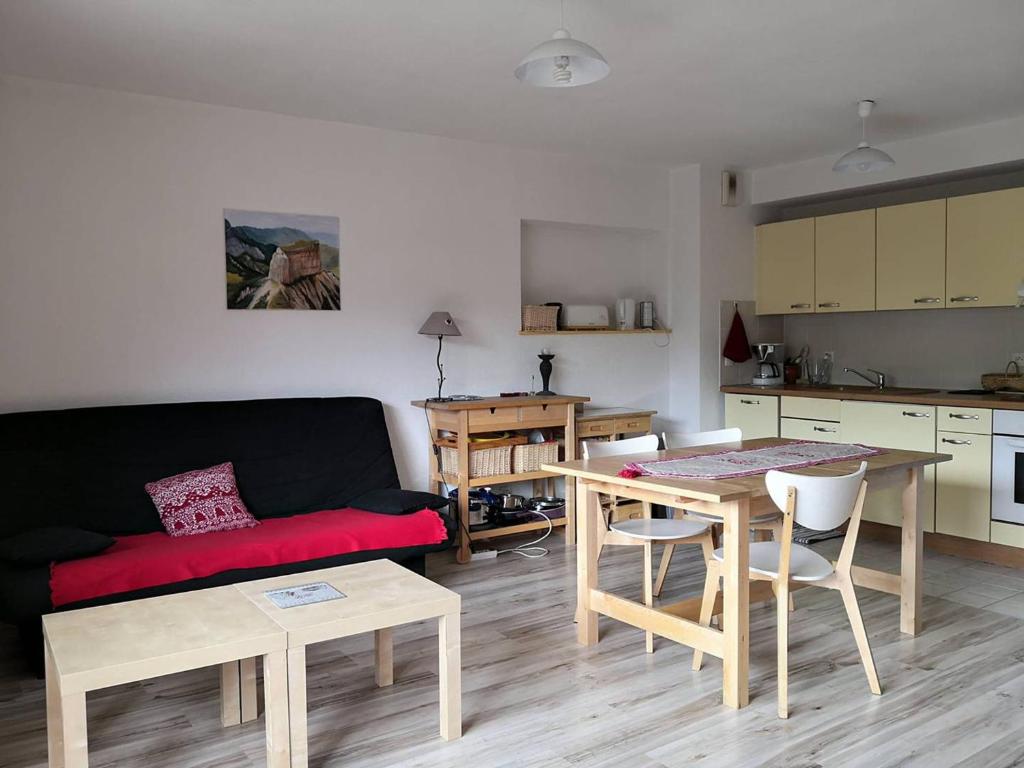 Kuchyň nebo kuchyňský kout v ubytování Appartement Pratique avec Balcon et Garage Privatif à Villard-de-Lans - FR-1-548-10