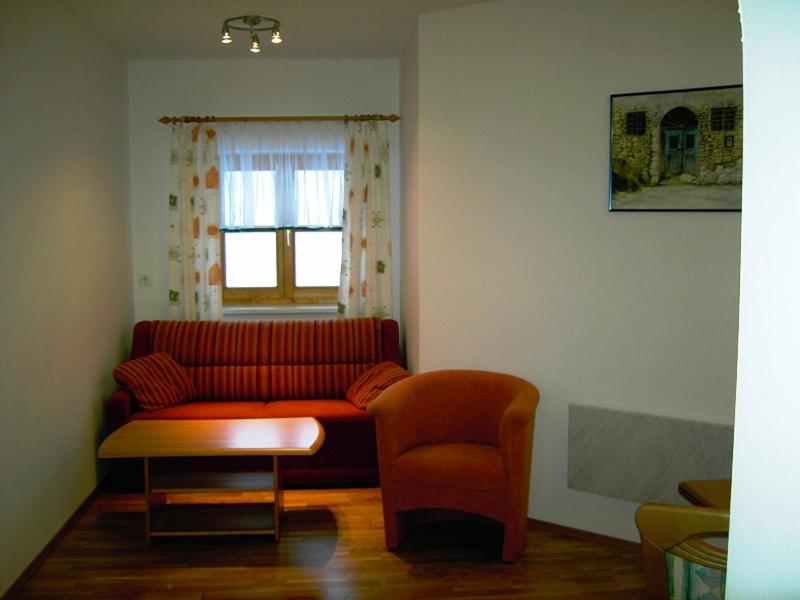 Posedenie v ubytovaní Gästehaus Gschwandtner