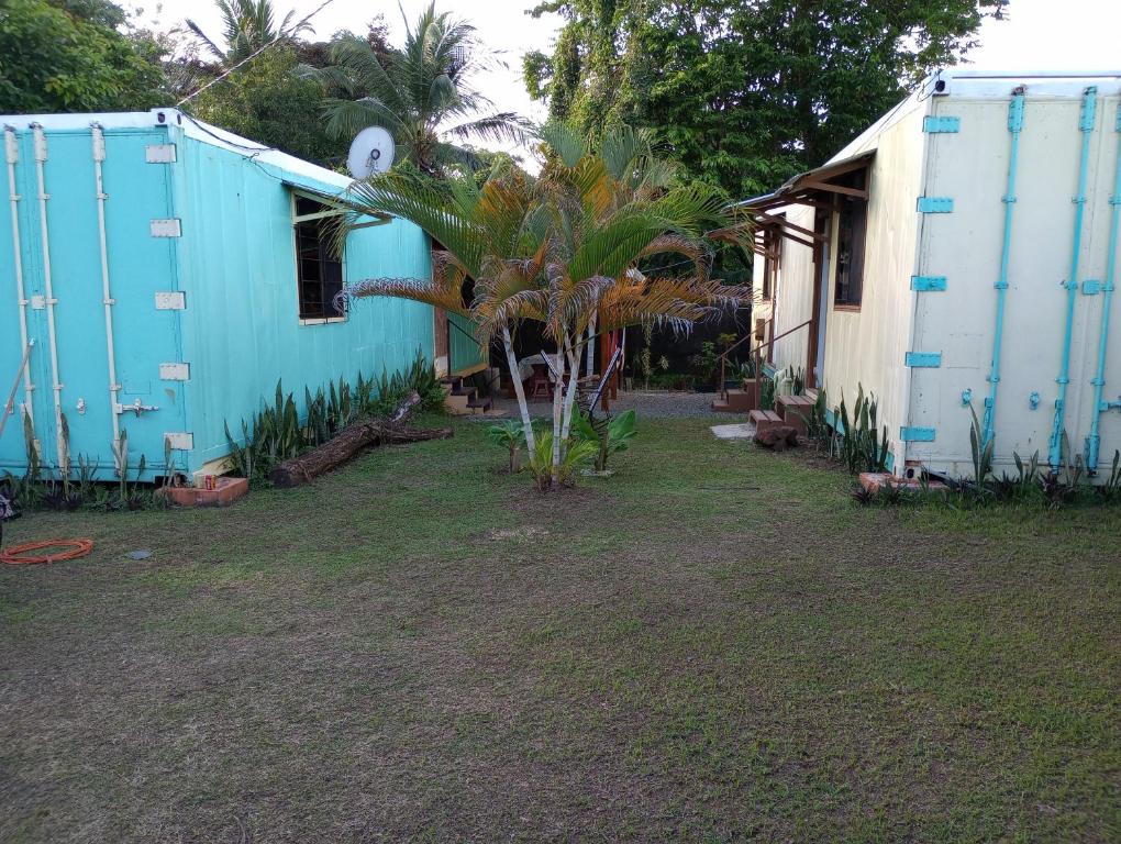 Zahrada ubytování Container House Cahuita