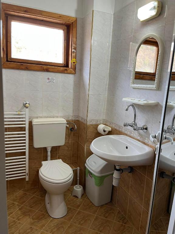Koupelna v ubytování Kovacha Guest House