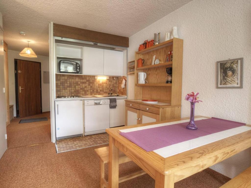 Kuhinja oz. manjša kuhinja v nastanitvi Appartement Montgenèvre, 2 pièces, 6 personnes - FR-1-330D-87