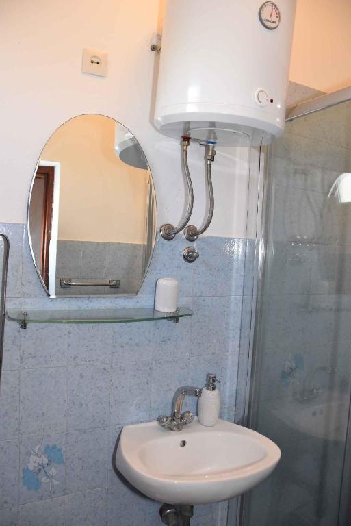 Kúpeľňa v ubytovaní Apartment in Biograd na Moru - Biograd Riviera 8171