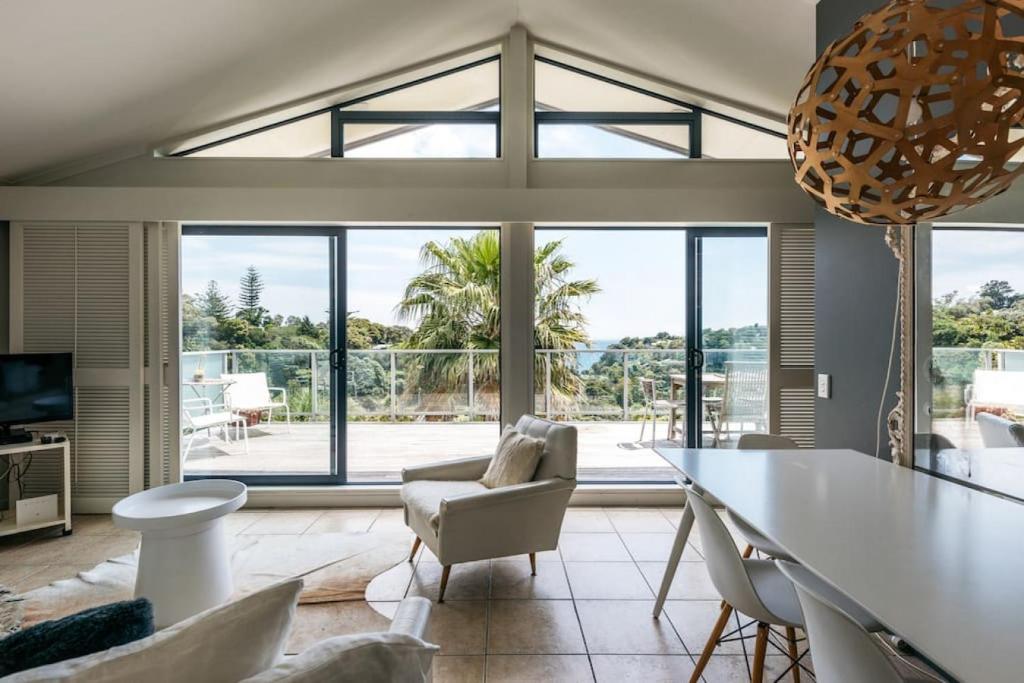 Gallery image of Villa Blanc 1 - Waiheke Escapes in Palm Beach