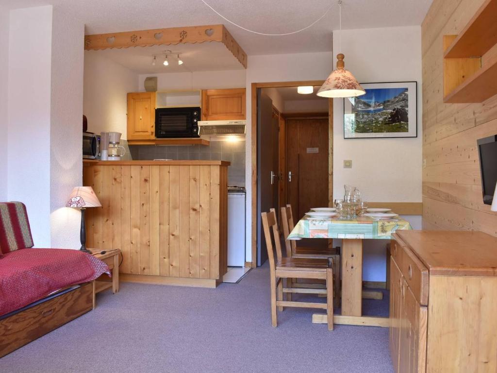 Studio cosy avec balcon, à 150m des pistes et commerces, Méribel