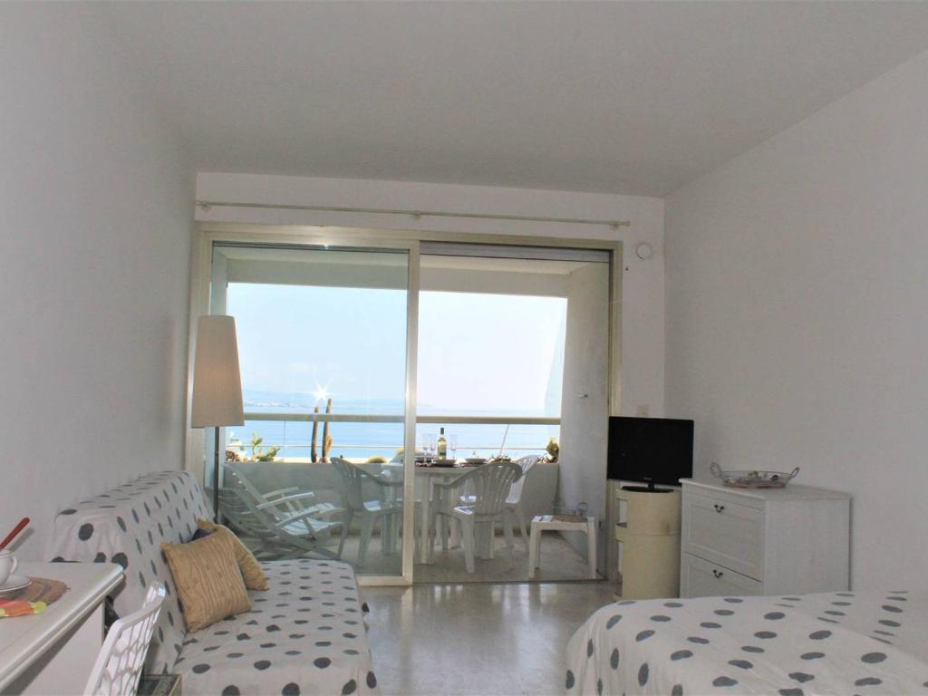 Photo de la galerie de l'établissement Appartement Villeneuve-Loubet, 1 pièce, 2 personnes - FR-1-252A-8, à Villeneuve-Loubet