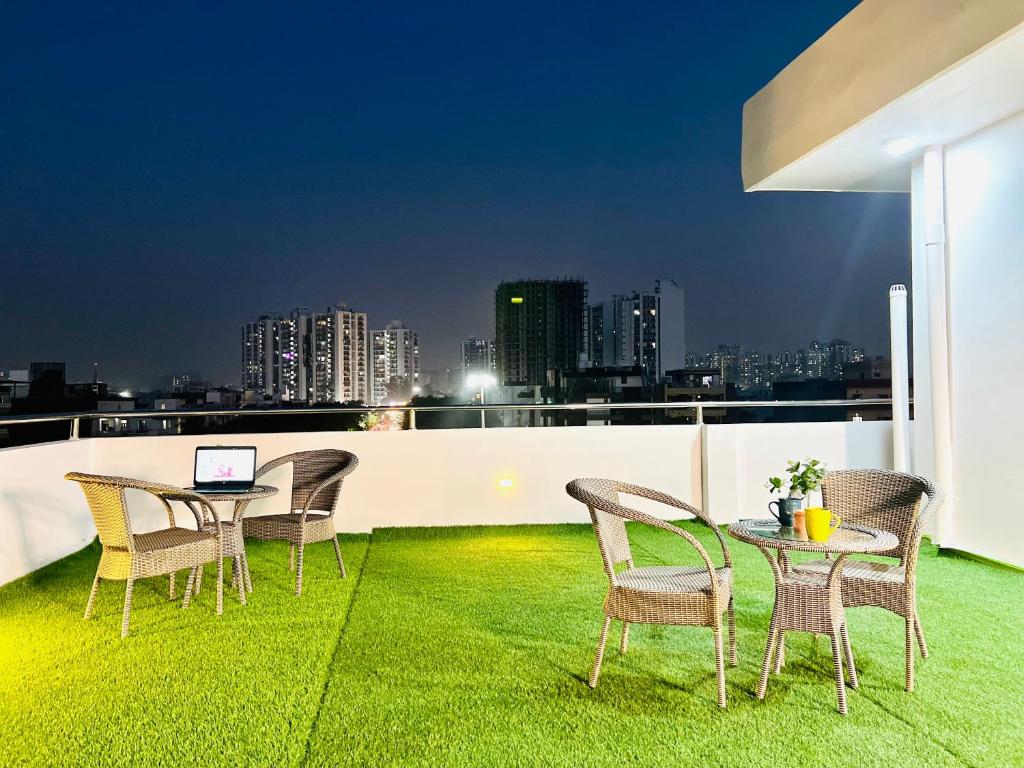 Balkón nebo terasa v ubytování Olive Service Apartments - City Centre Noida