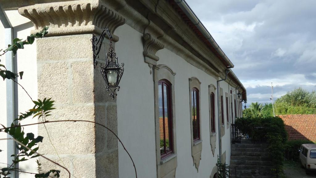 O edifcio onde a casa de hspedes est situado