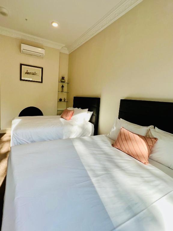 Clarendon Hotel - Resim 35