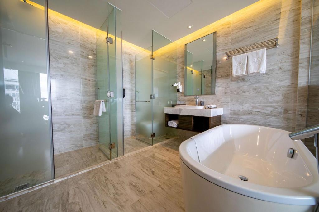 Suite Grand Có Giường Cỡ King Và Ban Công
