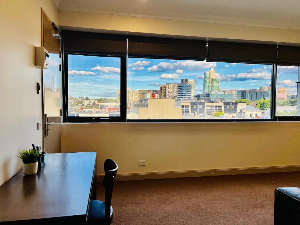 Clarendon Hotel - Resim 42