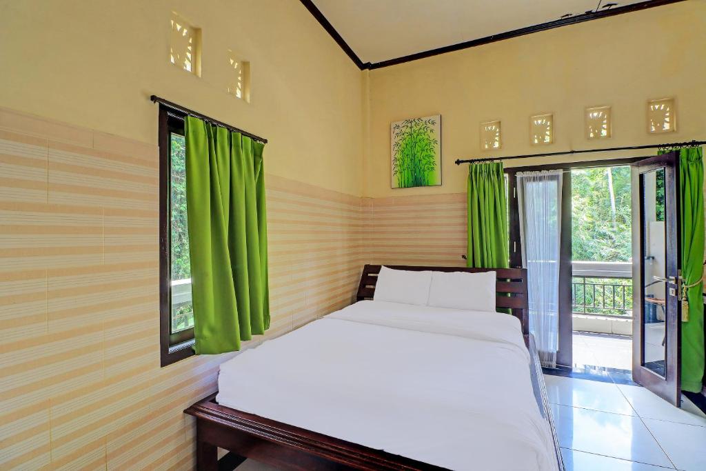 Gallery image of OYO 91925 Ijo Eco Lodge Hotel in Kapal