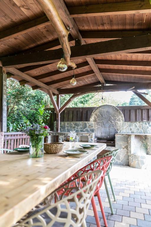 Fotografie z fotogalerie ubytování Zirbenholz Tiny House "Waldhauszeit" am See v destinaci Mücke