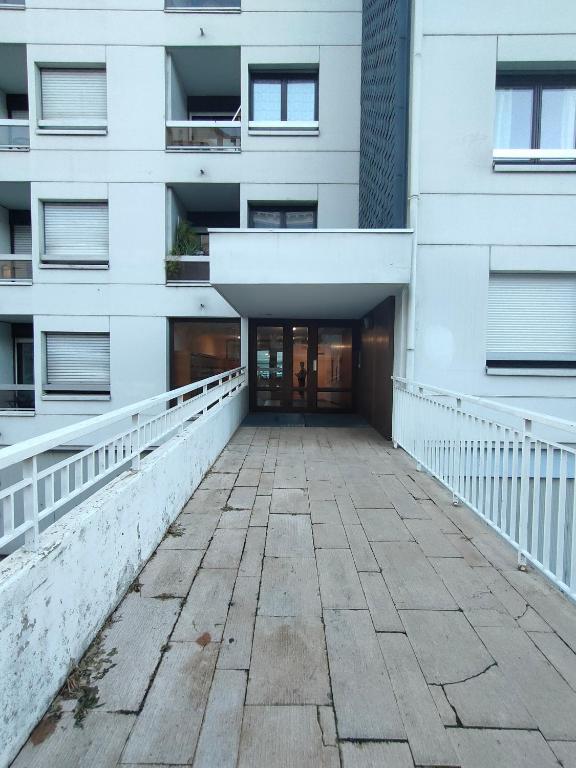 Budova, v ktorej sa apartmán nachádza