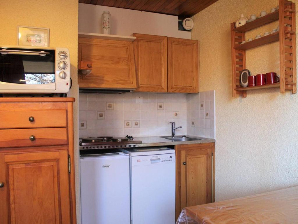 Studio 4 pers. Vars Les Claux, balcon, à 50m des pistes et proche commerces - FR-1-330B-36 - Apartment (4 Adults)