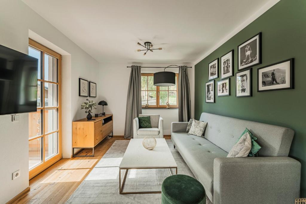 TV a/nebo společenská místnost v ubytování Dachstein West Apartment T3