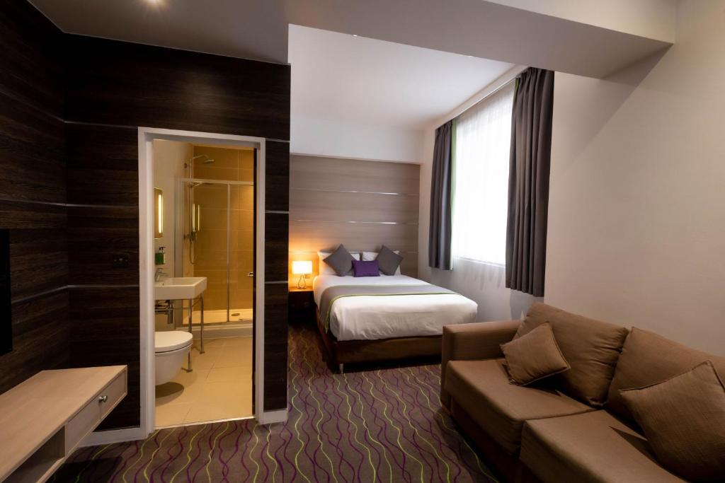 The Wesley Euston photo