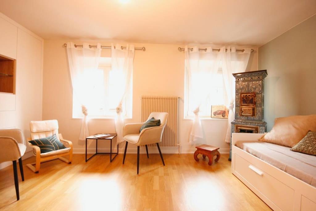 Część wypoczynkowa w obiekcie Gîte Aux Quatre Vents avec Terrasse