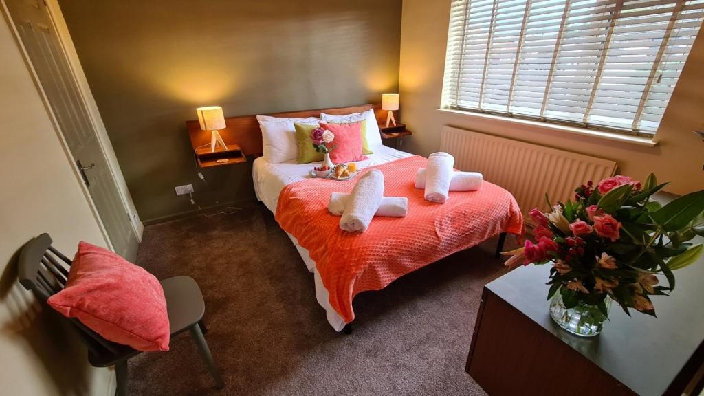 Woodstock by Spires Accommodation a uniquely retro 3 bedroom property