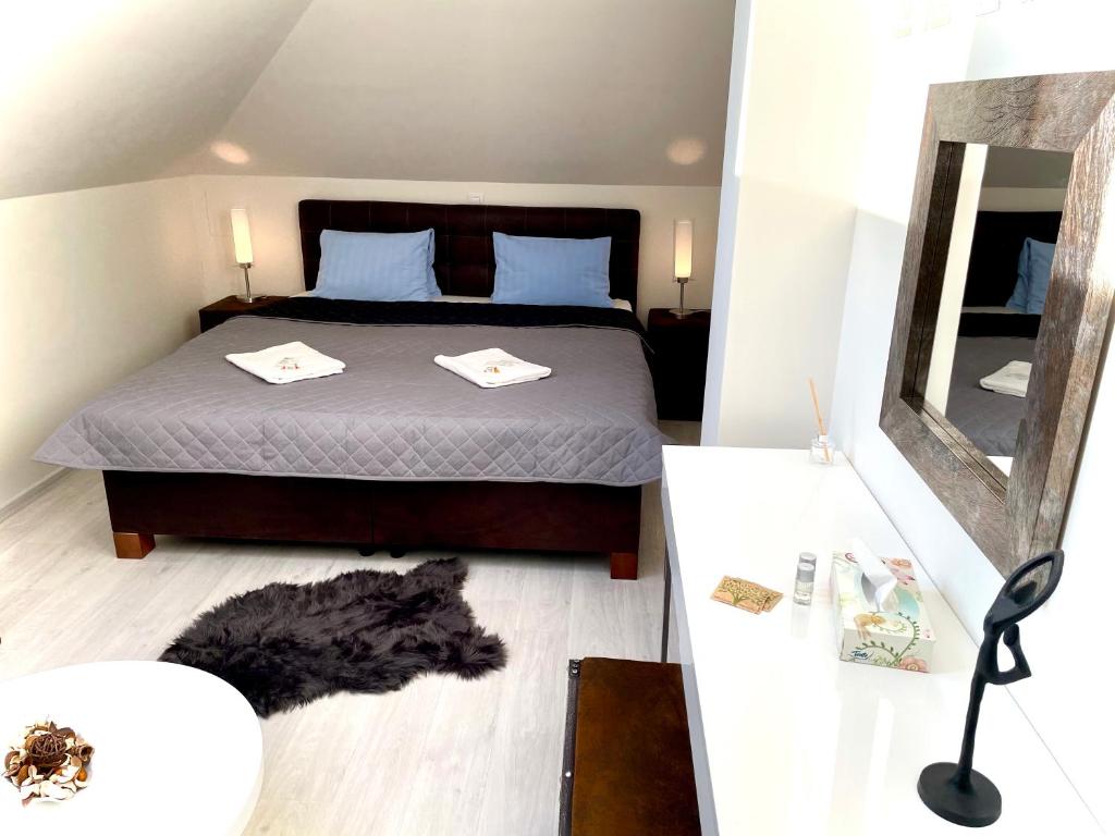 Hotel Stará Pošta - Deluxe King Room