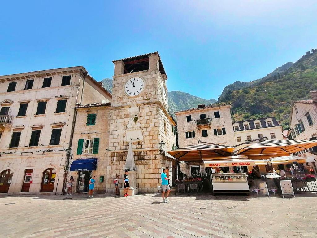 Splošen pogled na gorovje oz. razgled na gore, ki ga ponuja apartma