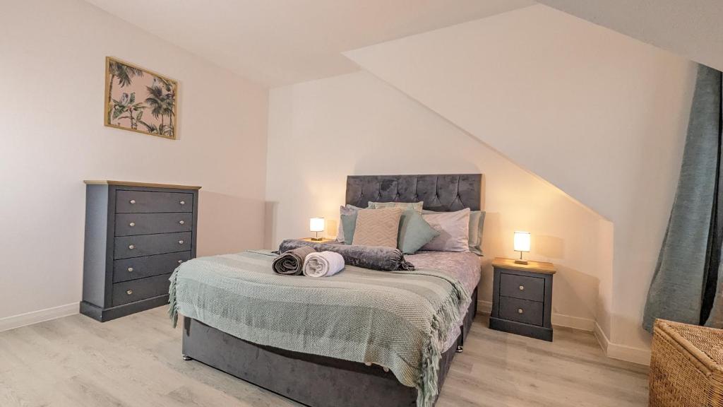 Lovely 2 Bedroom Apartment in Central Location, Greenock (updated prices 2024)