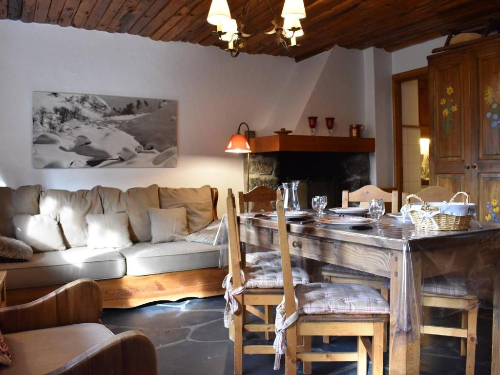 Appartement 4 pièces, terrasse ensoleillée, accès pistes et commerces à 150m, navette gratuite