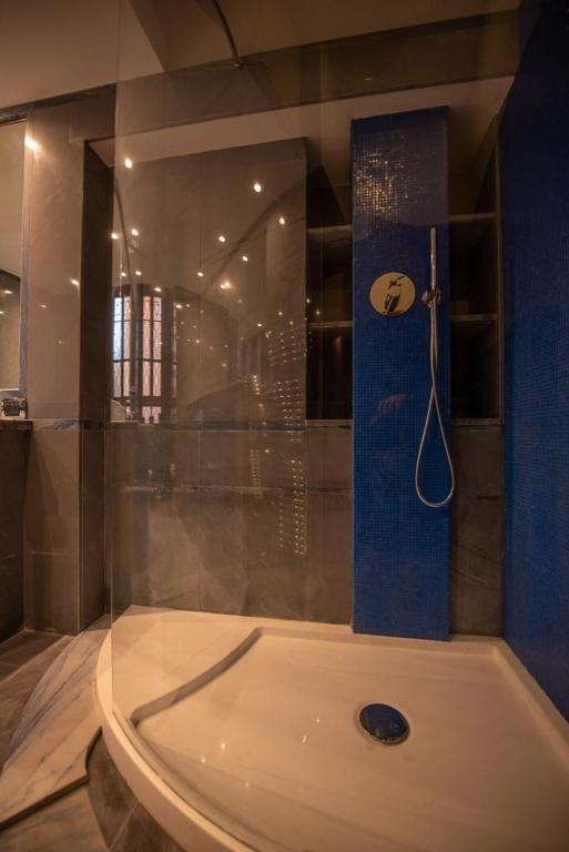 Łazienka w obiekcie Anna Trevi 52 Luxury appartment