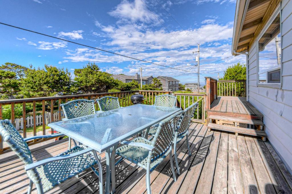 Carmel Holiday MCA 351, Manzanita (updated prices 2024)