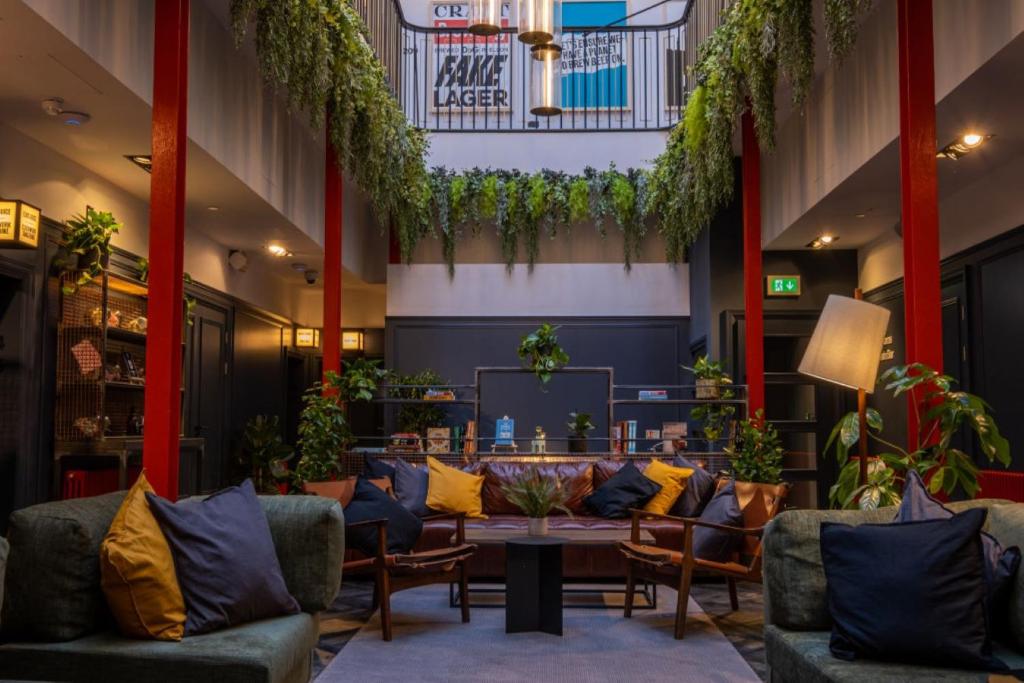 Posezení v ubytování BrewDog DogHouse Edinburgh