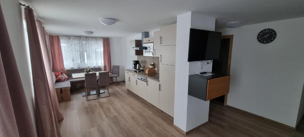 Kuchnia lub aneks kuchenny w obiekcie Schäfflers Ferienwohnungen