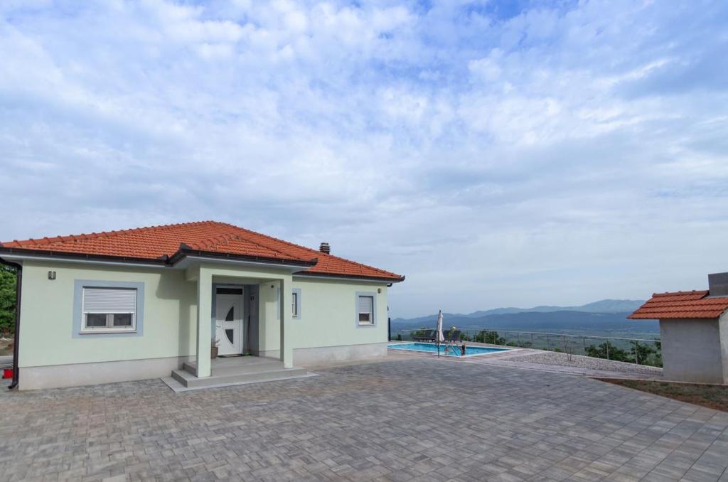 Bazén v ubytovaní Villa Toni, villa in Imotski, private pool, barbeque, private parking alebo v jeho blízkosti