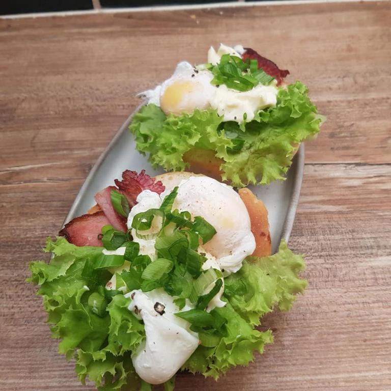 Jedlo v ubytovaní bed & breakfast alebo blízkom okolí