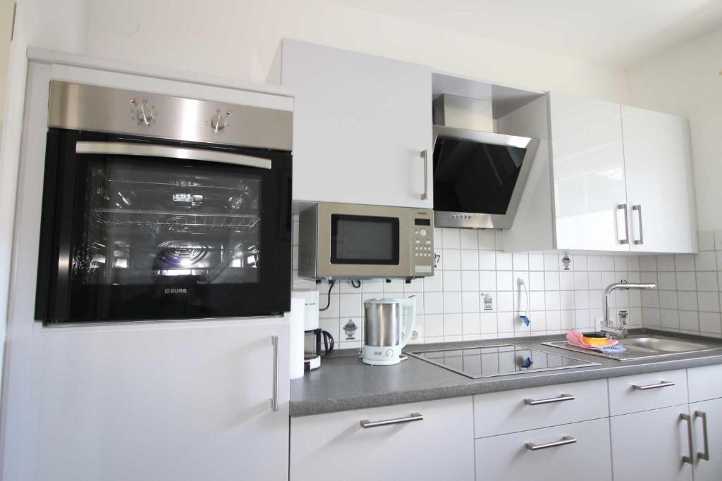 ADS-Ferienwohnungen ca 20 Gehminuten zum Ostseestrand - Apartamento Con Vista Al Jardín