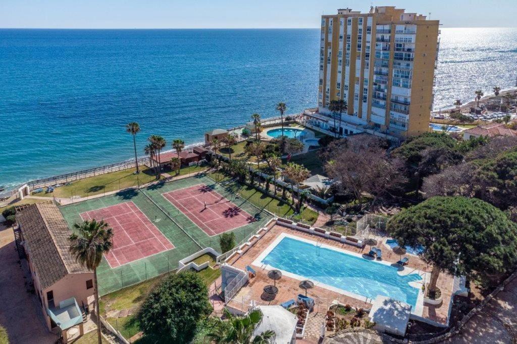 Studio on the beach, with pool, bar and tennis, Sitio de ...