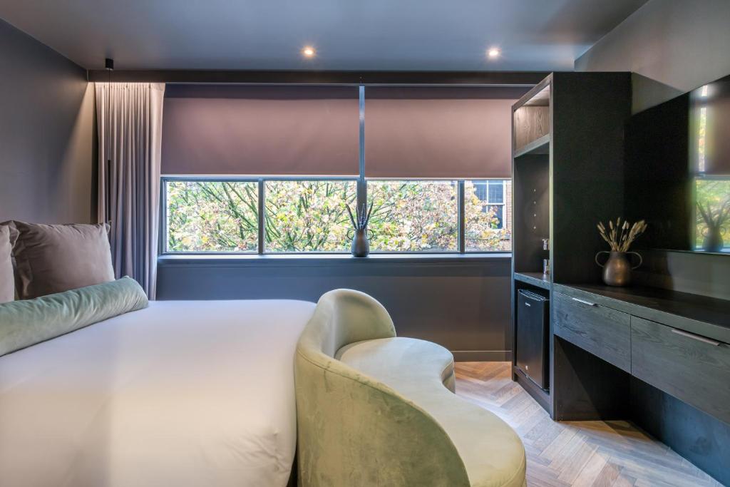 Velvet Hotel - Premium King Room