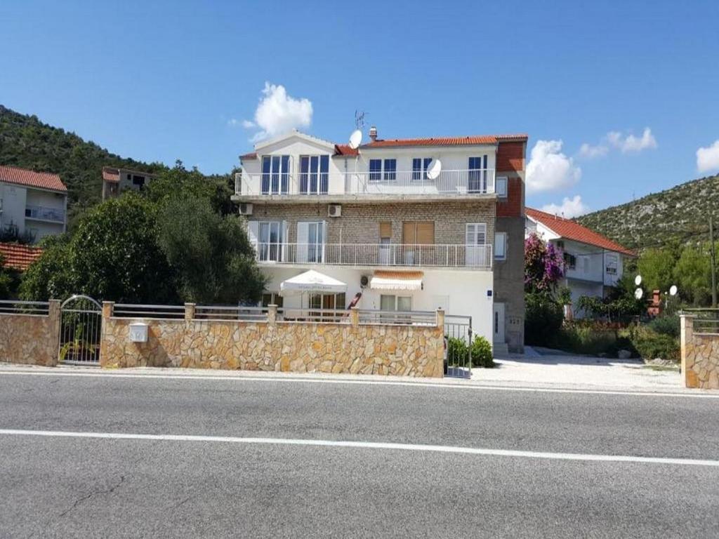 Výhľad na hory alebo výhľad na hory priamo z apartmánu