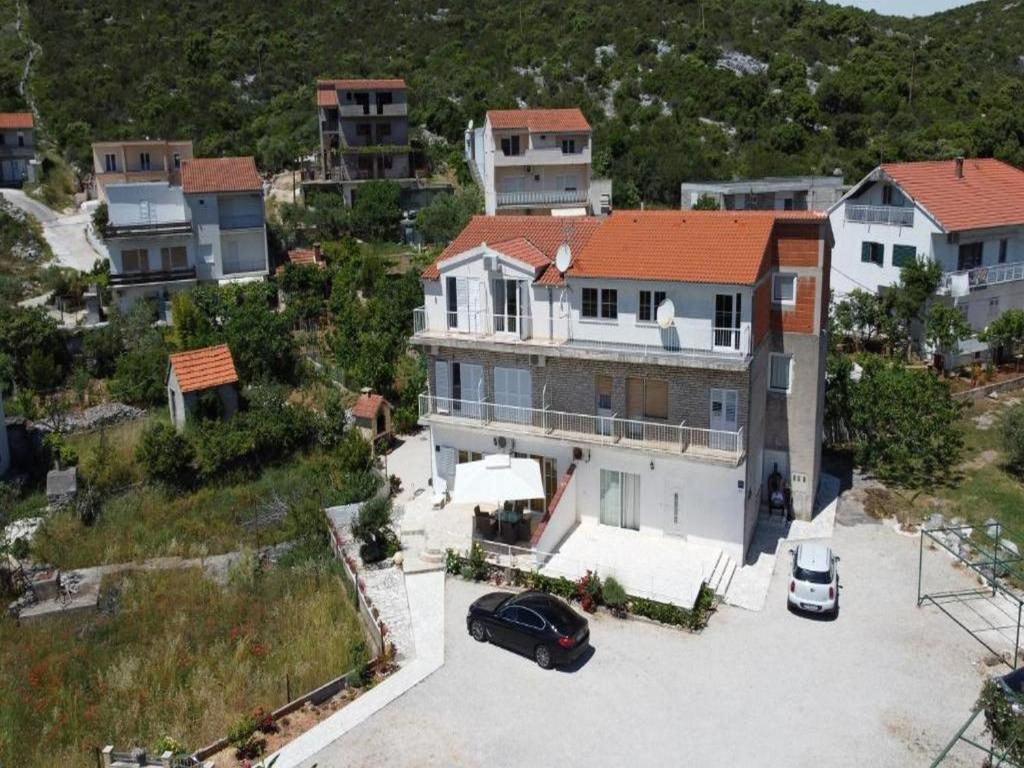 Budova, v ktorej sa apartmán nachádza