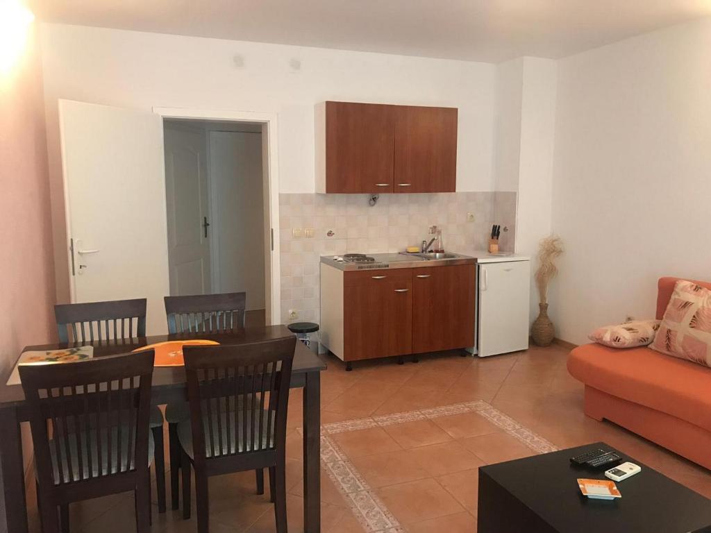 Kuchyňa alebo kuchynka v ubytovaní Apartments Semafor