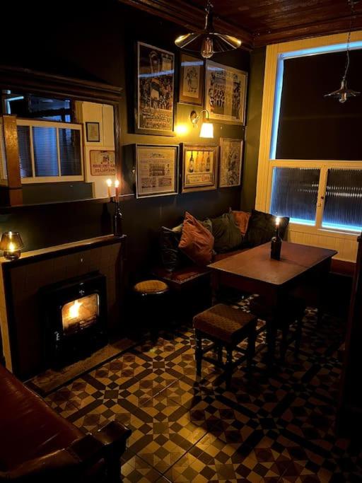 Posezení v ubytování TW O Connell old world Irish pub