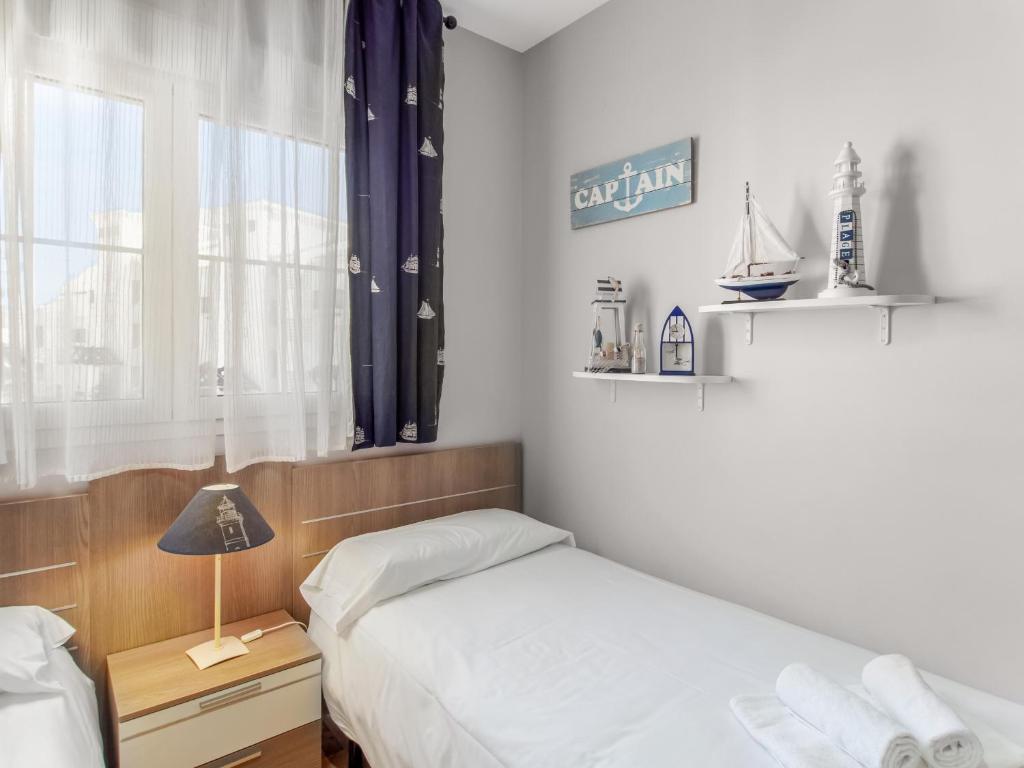 Postel nebo postele na pokoji v ubytování 2091- Apt close from all amenities