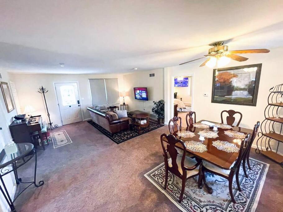 Entire Private 2 bedrooms house, nice neighborhood - Housity