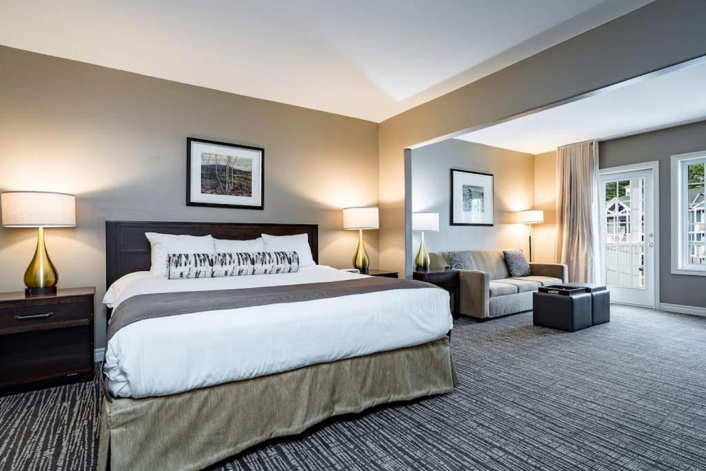 2425 Carriage Country