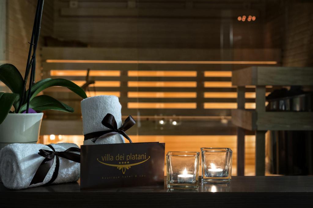 Coffee and tea making facilities at UNAHOTELS Villa dei Platani Foligno