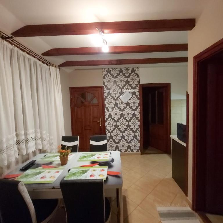 Fotografia z galérie ubytovania Melinda nyaralóház v destinácii Balatonkenese
